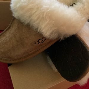 UGG Slippers, size 9, New Never Used